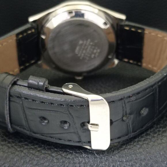 Vintage 1986 Citizen Automatic Mens Silver Watch W/daydate & Red accents - Picture 2 of 9